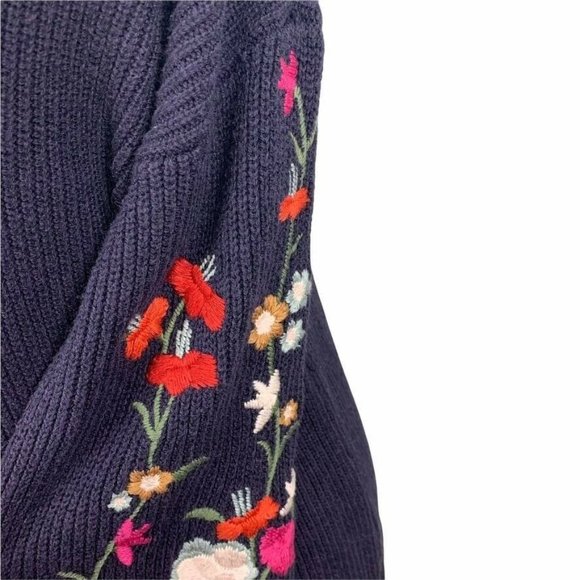American Eagle Floral Embroidered Sweater M - Picture 4 of 12